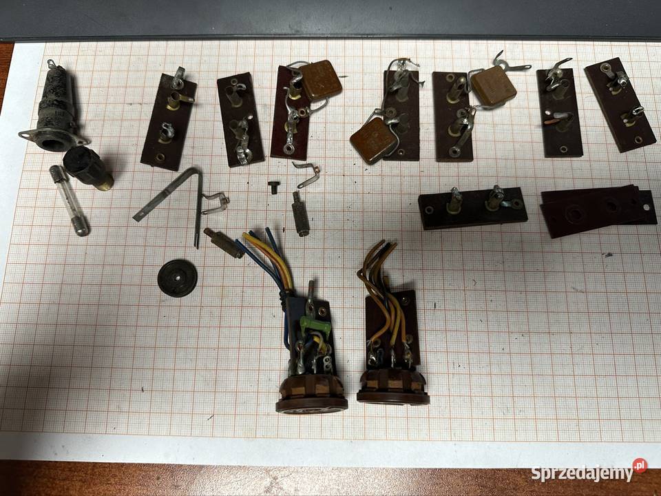 Elementy Podstawka i inne starego Radia Z338 Czechowice-Dziedzice