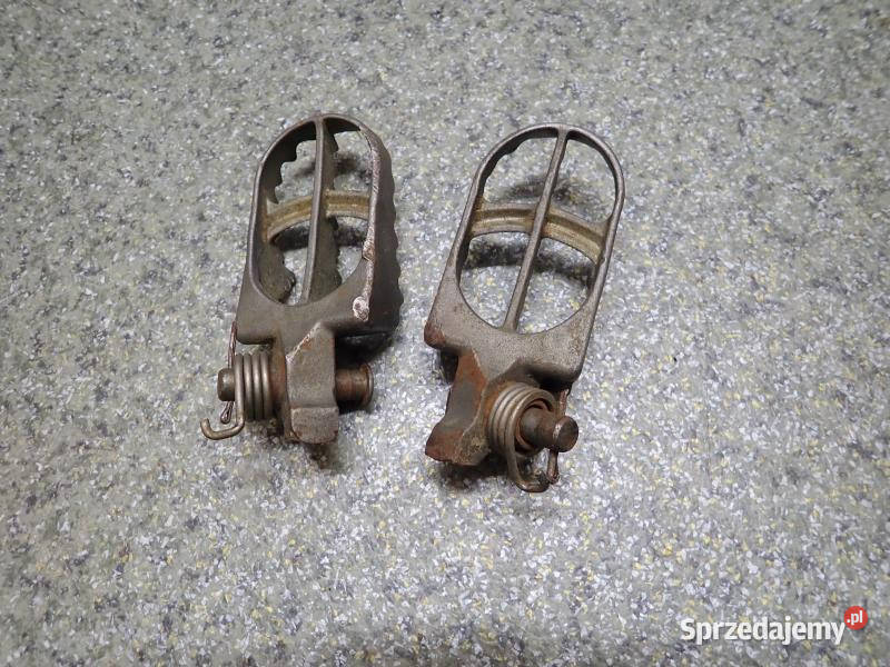 DWA PODNÓŻKI KIEROWCY SPRĘŻYNY SWORZNIE Części i akcesoria motocyklowe lubuskie Strzelce Krajeńskie sprzedam