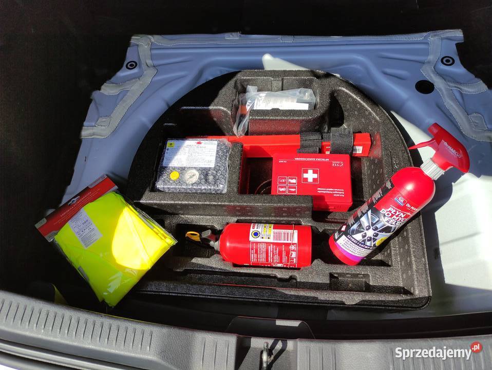 Syndyk sprzeda samochód osobowy Toyota Auris 75