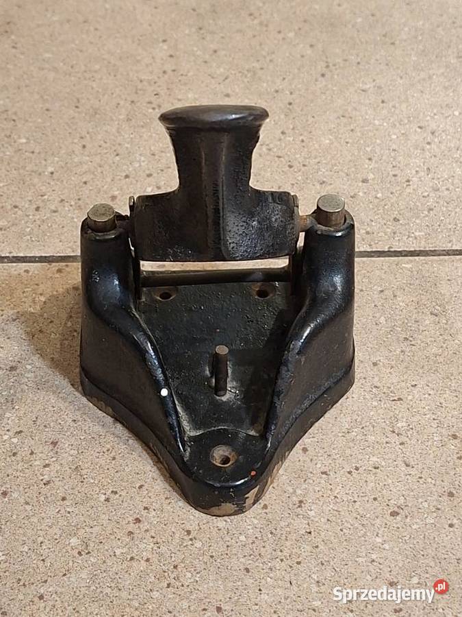 Stary dziurkacz biurowy żeliwny Chorzów