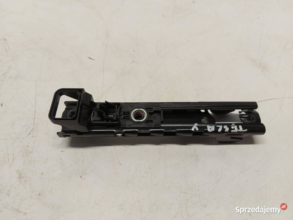 TESLA MODEL Y Regulacja wysokości pasa