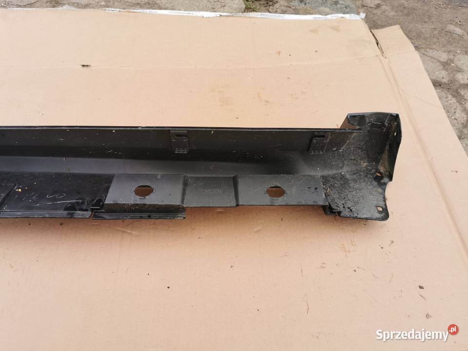 Listwa progowa lewa toyota Avensis t27 lift t29 Międzychód
