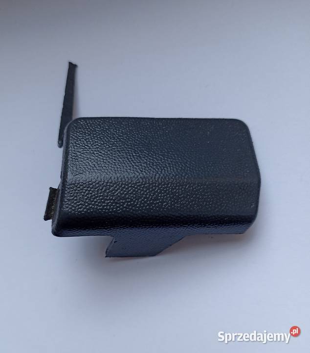 zaslepka zderzaka haka przod VW Caddy III 0310r
