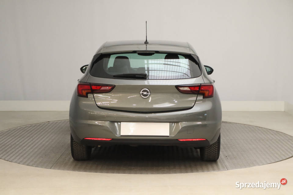 Opel Astra 12 Turbo