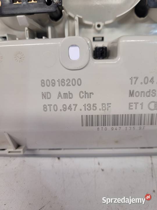 LAMPKA OŚWIETLENIE KABINY AUDI A4 A5 8T0947135BF Przystajń