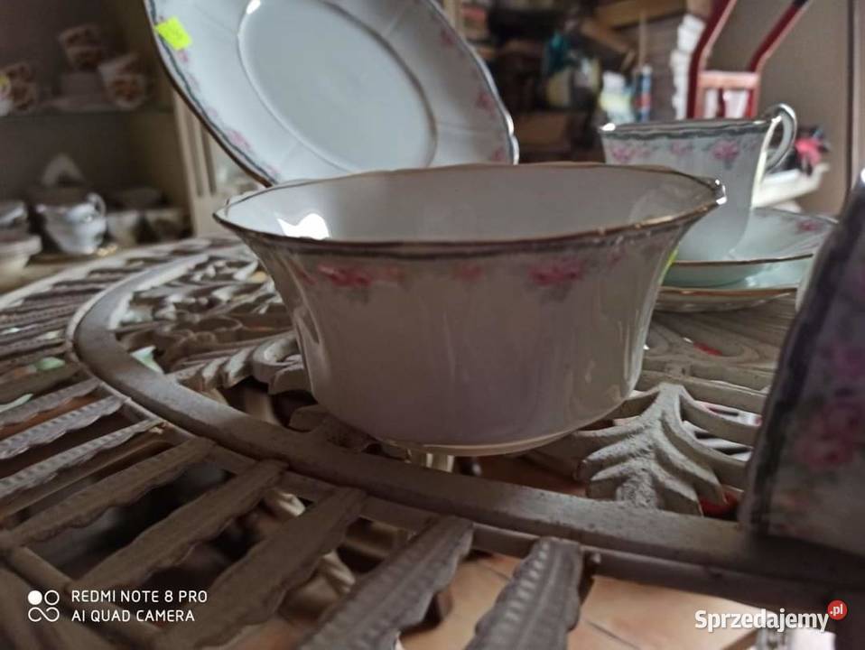 Filiżanka karbowana Z talerzykiem deserowym sprzedam