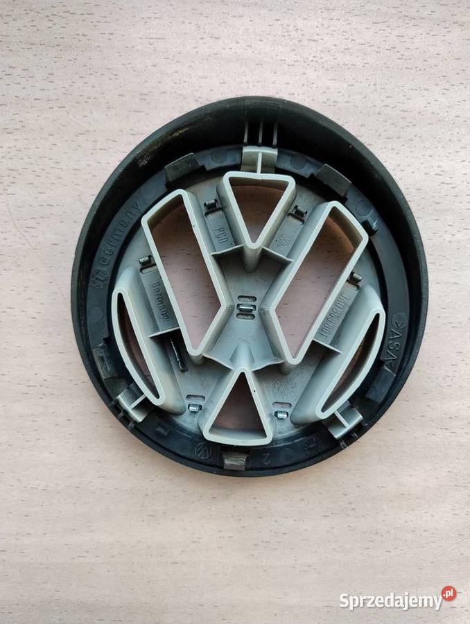 VW Passat B4 Znaczek emblemat atrapa przednia Rok produkcji 1995 Ślesin