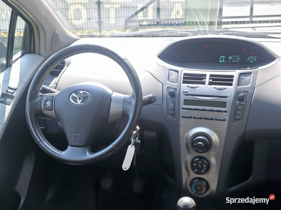 Toyota Yaris 133 Benzyna Serwisowany Gwarancja Piekoszów