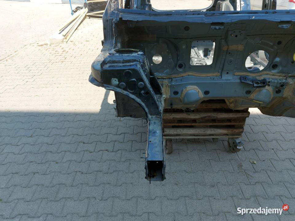 BMW U06 200i Ćwiartka podłużnica fartuch przód