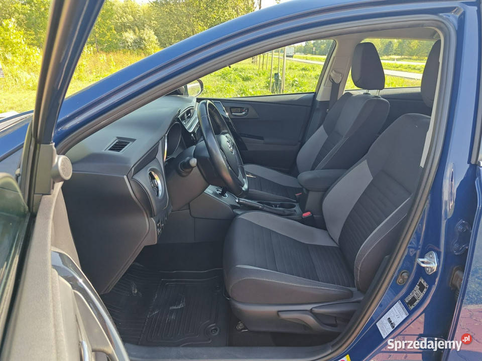 Toyota Auris II 2012 130KM mazowieckie Karczew