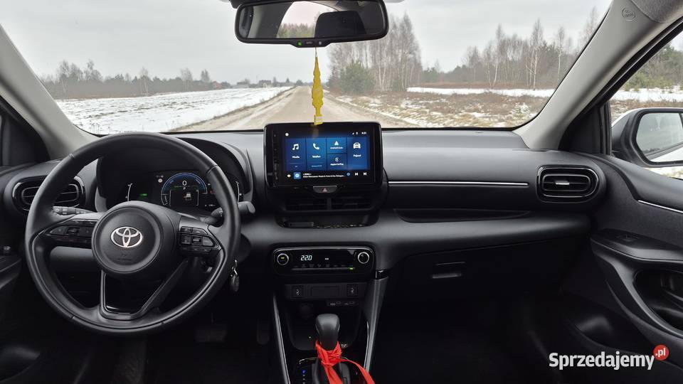 Toyota Yaris Style 2024 15 Hybryda Salon Polska 12000km Tłuszcz