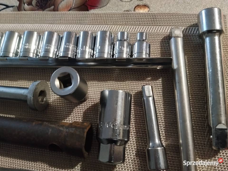 Zestaw kluczy nasadowych i inne Jawor