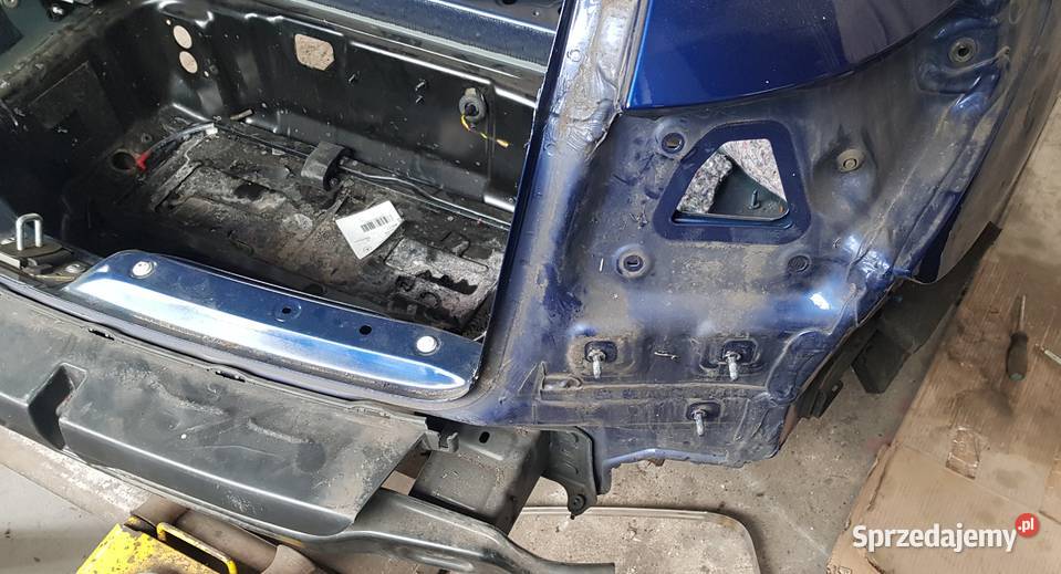 Pas Tylny MERCEDES CKLASA W205 kombi komplet osobowe Pasy przednie i tylne Radom