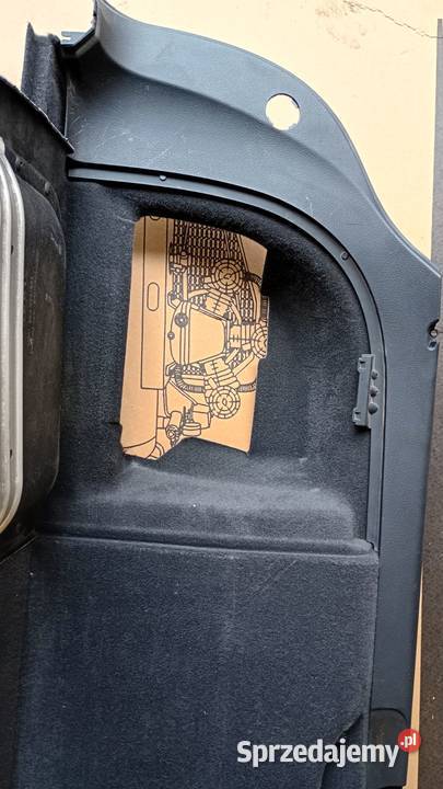 boczki bagażnika plastiki audi a4 b7 osobowe Chełm