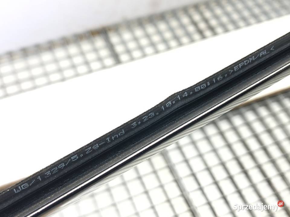 LISTWA ZGARNIAJĄCA TYŁ LEWA BMW F01 Listwy sprzedam