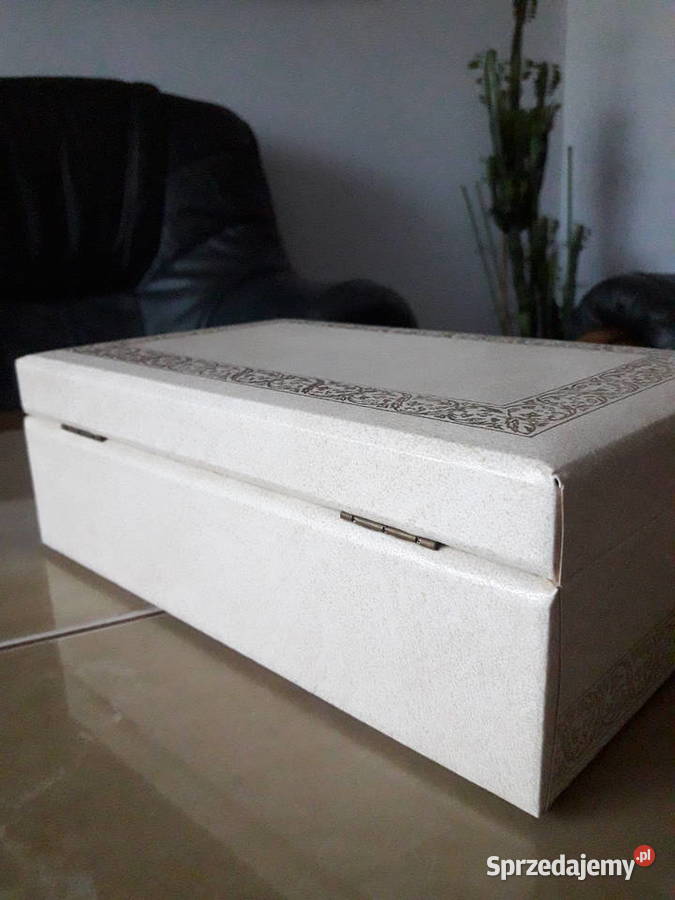 Ekskluzywna szkatułka na biżuterię Desing Pozostałe Janów Lubelski