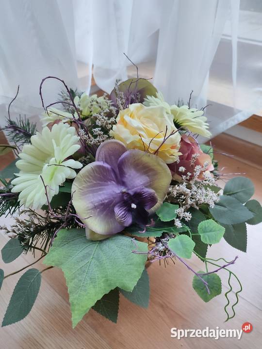 Kompozycja kwiatowa na grób wiązanka na cmentarz Sosnowiec
