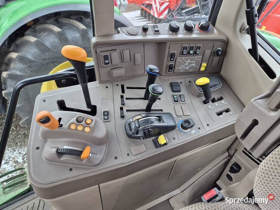 John Deere 6155M nie pracował w rolnictwie Dziwie