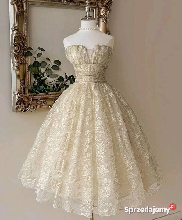 Sukienka z koronką złota Olesno