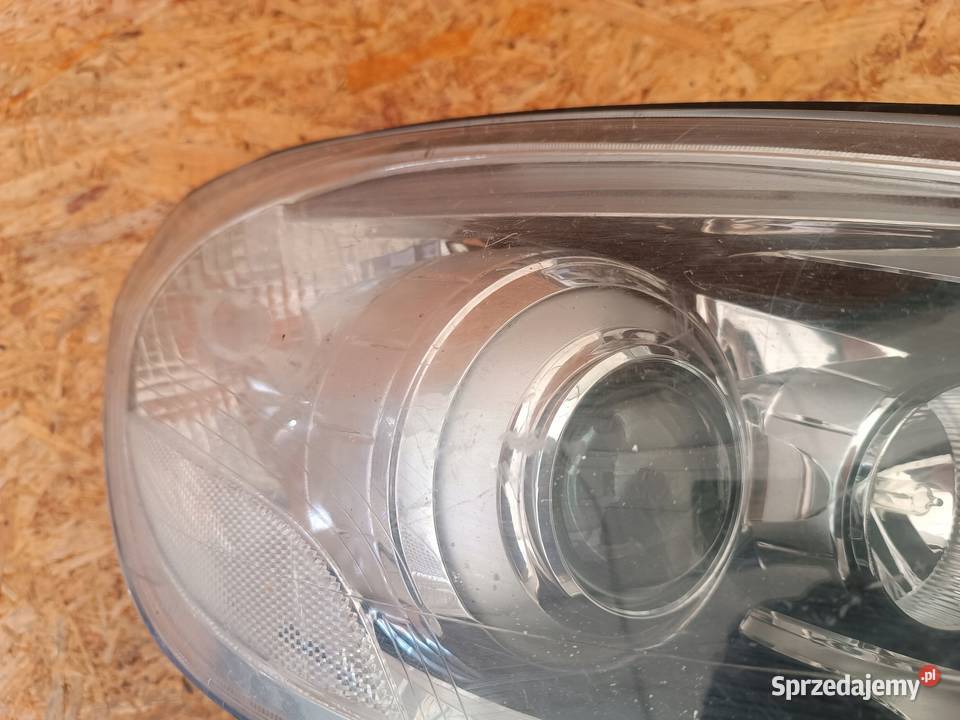 LAMPA PRAWY PRZÓD EU VOLVO V60 S60 XENON osobowe Lampy przednie Nowy Tomyśl