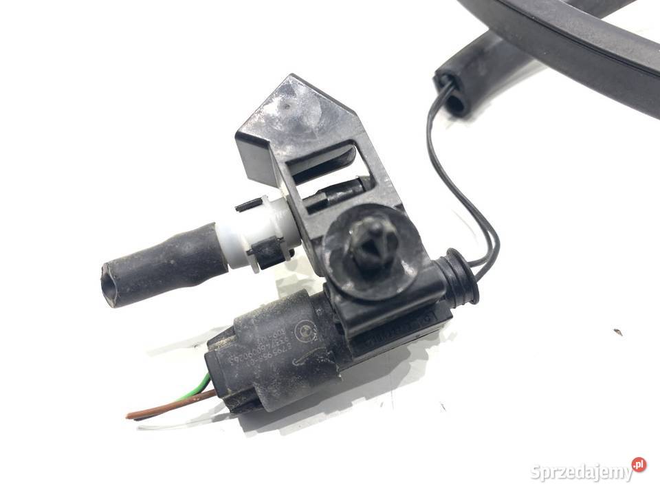 DYSZE SPRYSKIWACZY BMW G30 8795958 osobowe