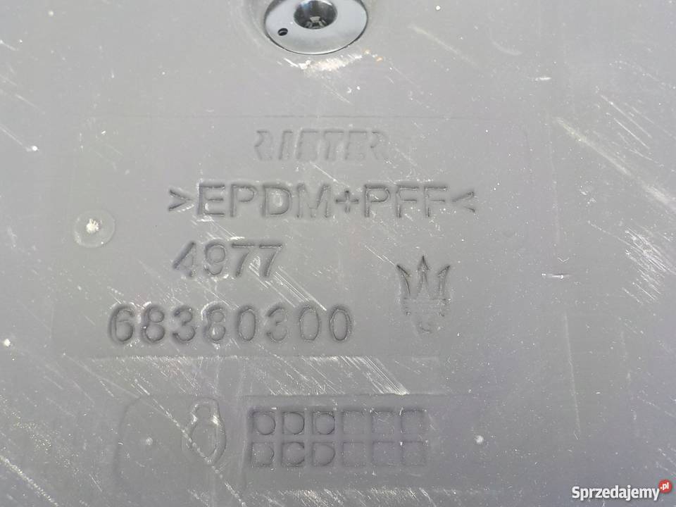 WYKŁADZINA 68380300 MASERATI GRANTURISMO S 47 Części samochodowe Nowy Tomyśl