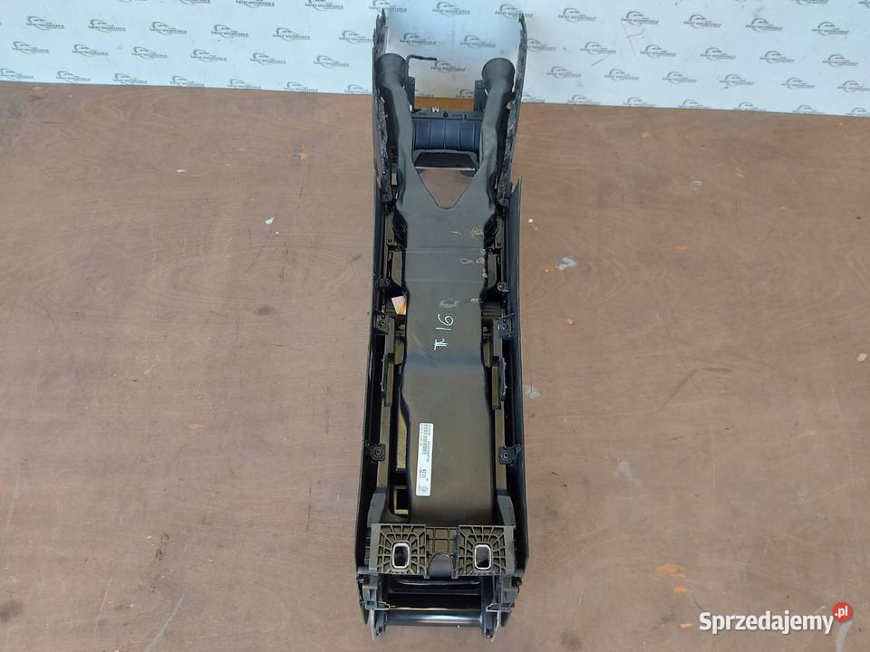 VW PASSAT 20 TDI 13r tunel środkowy podłokietnik