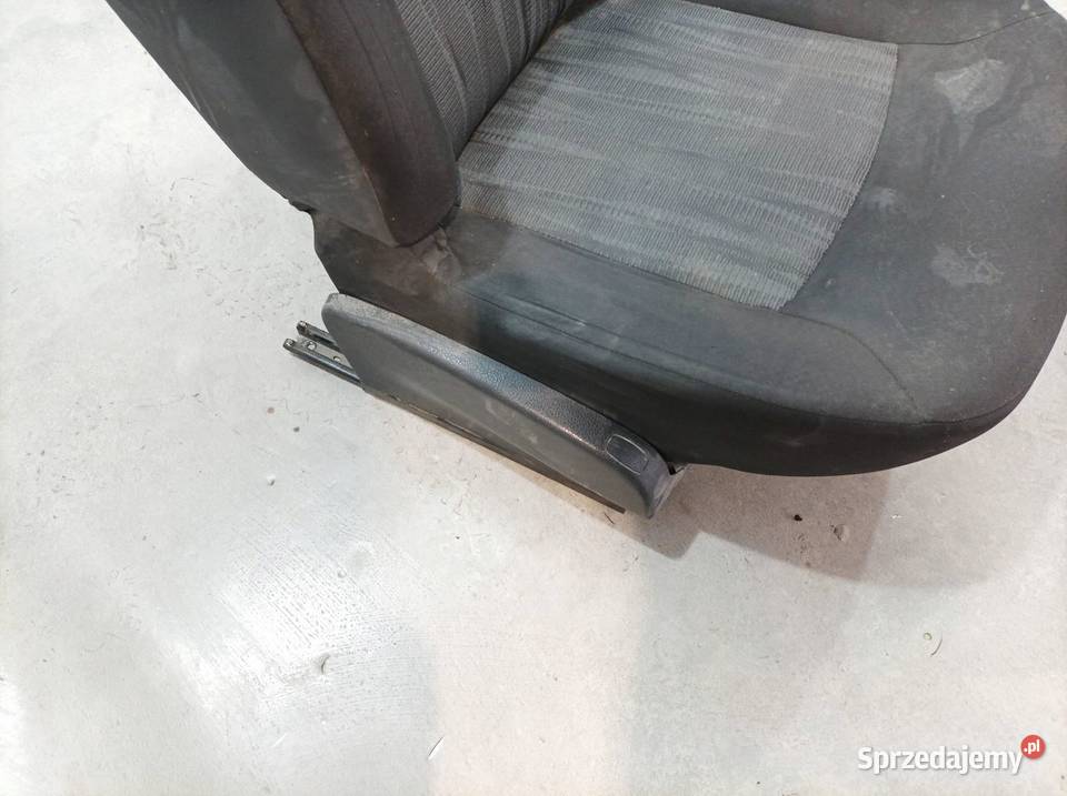 FOTELE PRAWY PRZÓD KANAPA OSOBOWY Dacia Dokker I Fotele i kanapy