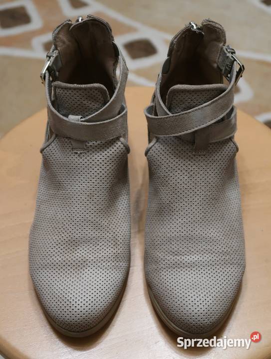 Damskie buty botki firmy LASOCKI 38 Sandały i klapki Siedlce