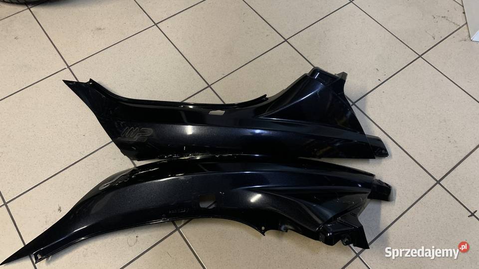 Boczek ogon zadupek prawy lewy Piaggio MP3 125 Brzeszcze