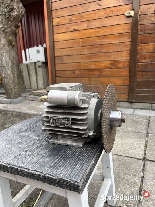 Silnik 550 W 230400 V 2x fi 1432 mm 2730 obrmin