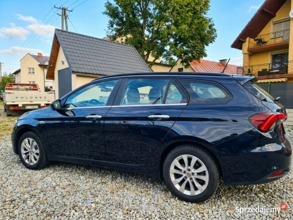 Fiat Tipo 14 95 wyposażenieNiski przebieg II światła do jazdy dziennej Harklowa