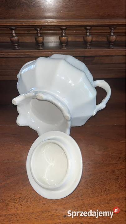 Wielka Cukiernica biała ze złotem Bez sygnatury pomorskie Gdańsk