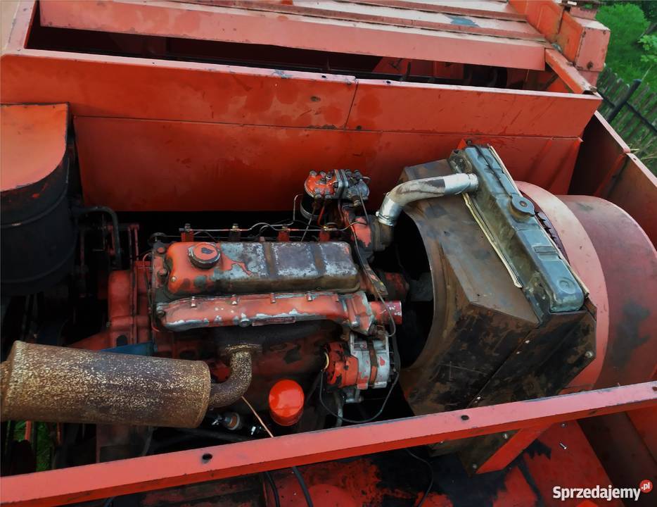 Kombajn zbożowy Massey Ferguson MF 506 Libusza