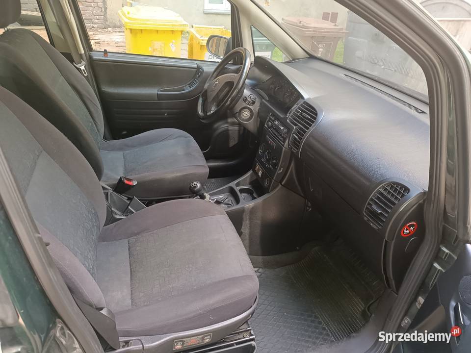 Opel Zafira nieuszkodzony