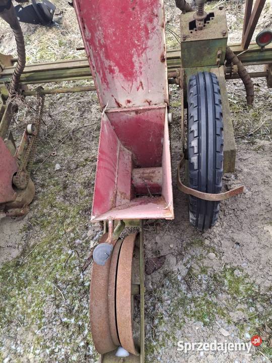 Siewnik do kukurydzy i warzyw 4 rzedowy nieuszkodzony Wierzchlas