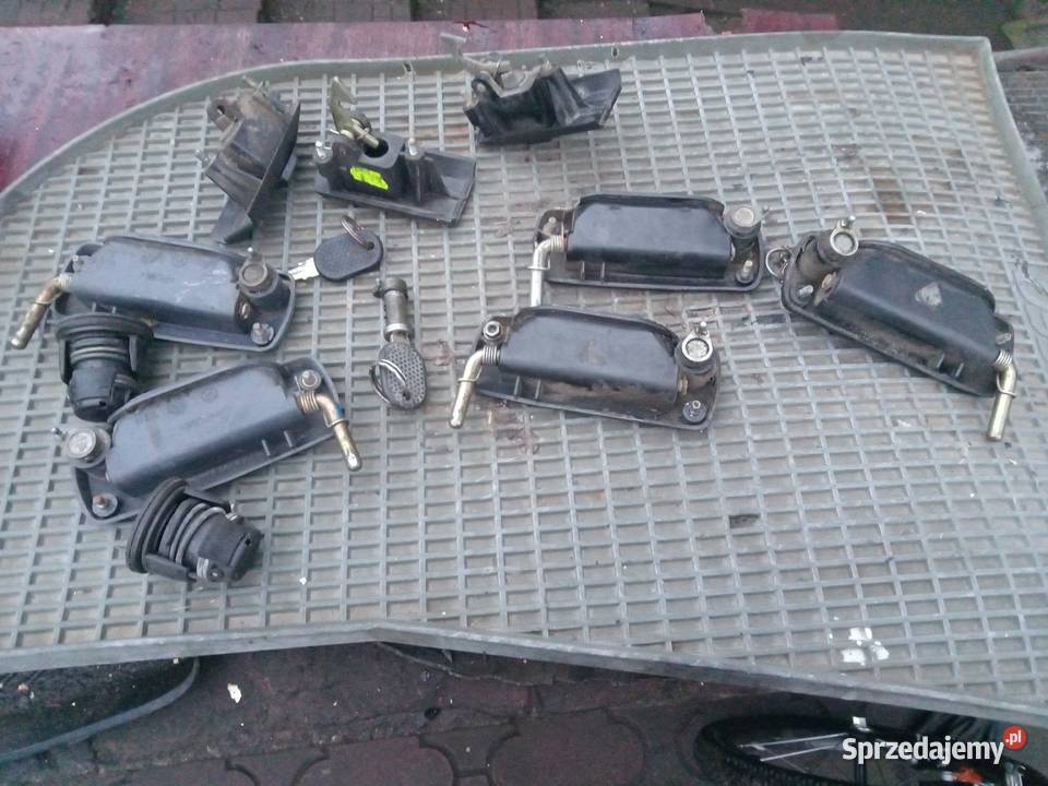 Fiat 126p klamki zewnetrzne zamek tyl korek wlew podkarpackie Stalowa Wola