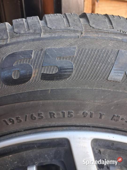 Sprzedam komplet opon z felgami stalowymi Rywałd