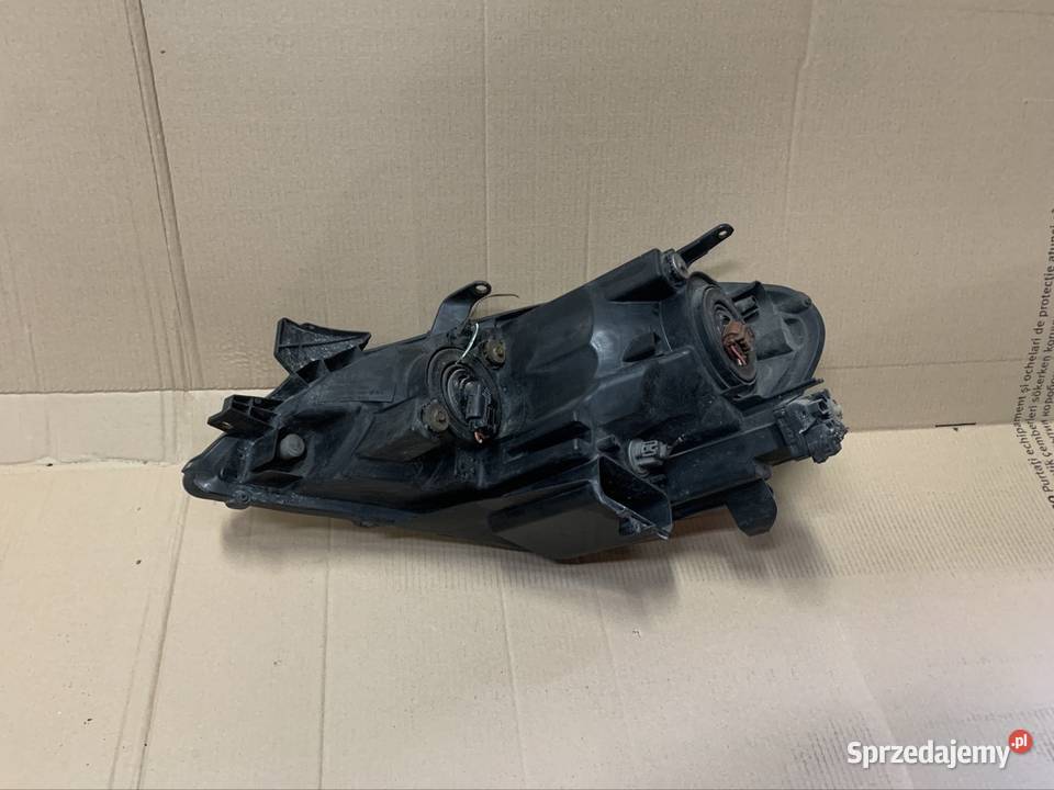 Reflektor lampa przód lewa prawa Toyota avensis osobowe Szczecin