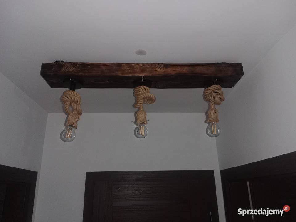 Lampa z drewna belka