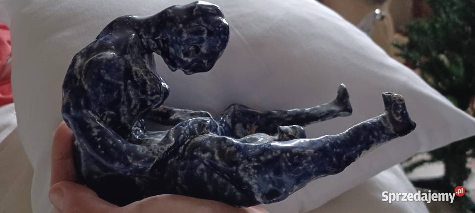 RZEŻBA PODNISZCZONA KOBIETA RODZACA DZIECKO 20 Poznań