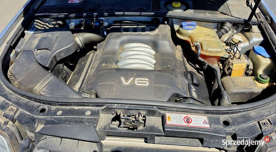 Audi A6 sedan 24 benzyna srebrny Ładny manualna benzyna