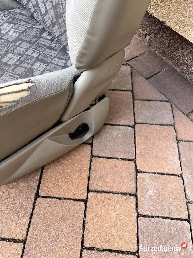 Opel Vivaro fotel kierowcy iławka podwojna Fotele i kanapy Legnica