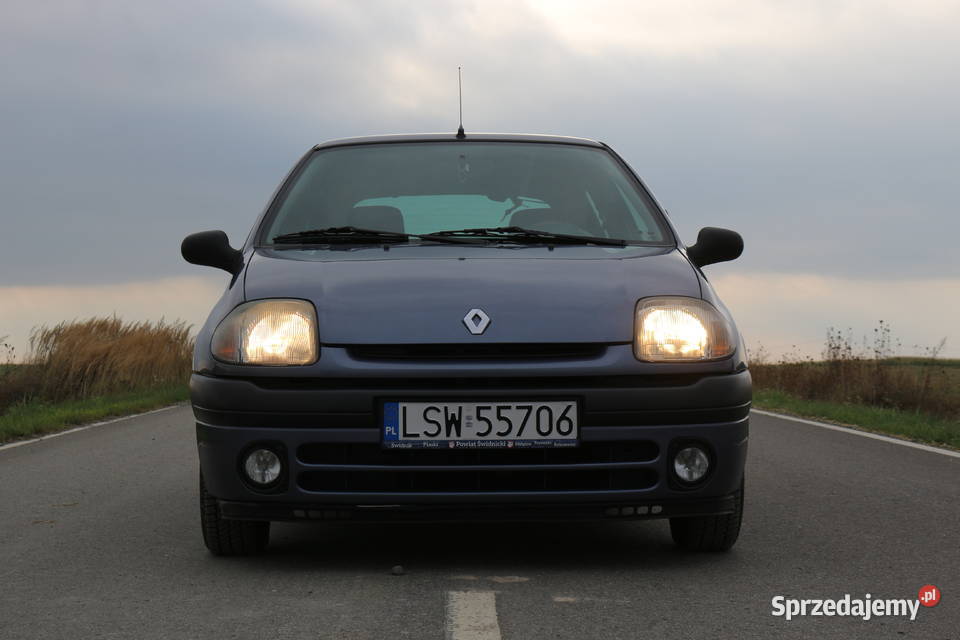 Renault Clio 12 RTE nowości w rodzinie niski Rok produkcji 1999 lubelskie