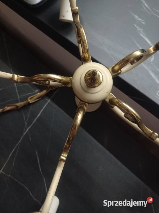 Stary żyrandol do renowacji