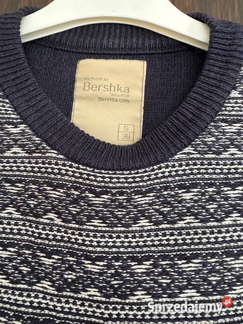 Sweter męski S Bershka granatowobiały we wzór z długi Swetry i golfy Częstochowa