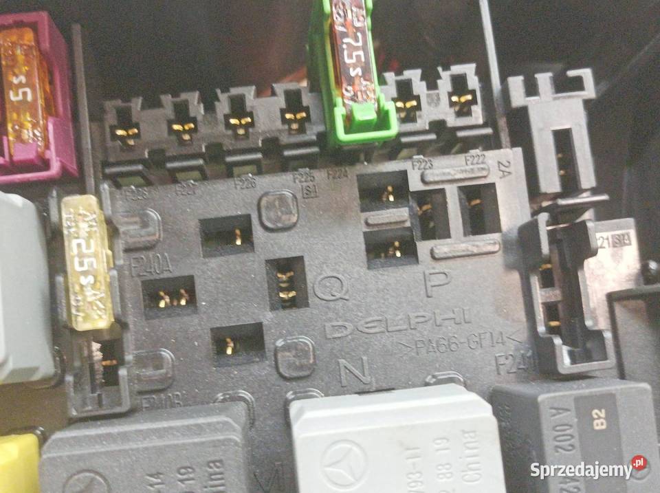 SKRZYNKA BEZPIECZNIKÓW 20 D 360 C117 sprzedam