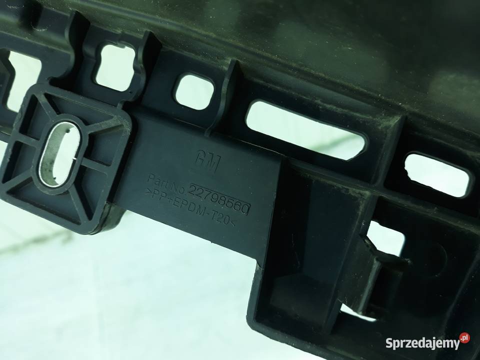 OPEL INSIGNIA A GÓRNY PAS PLASTIKOWY 22798560 osobowe Międzychód