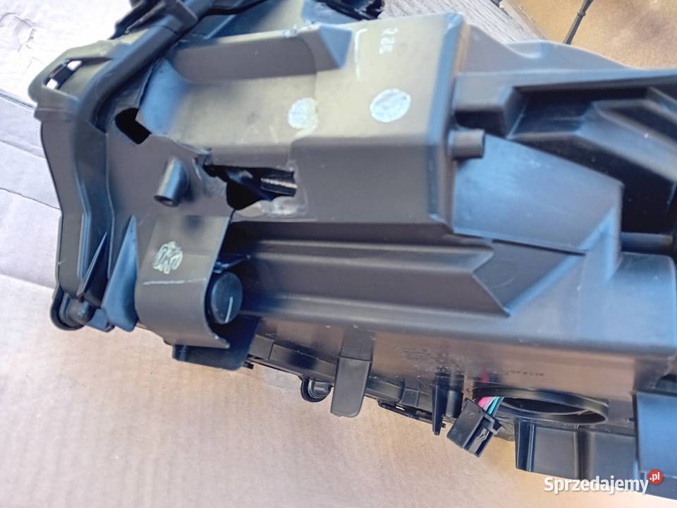 Lampa lewa Lexus NX 300h 2017 przed liftem Hajnówka