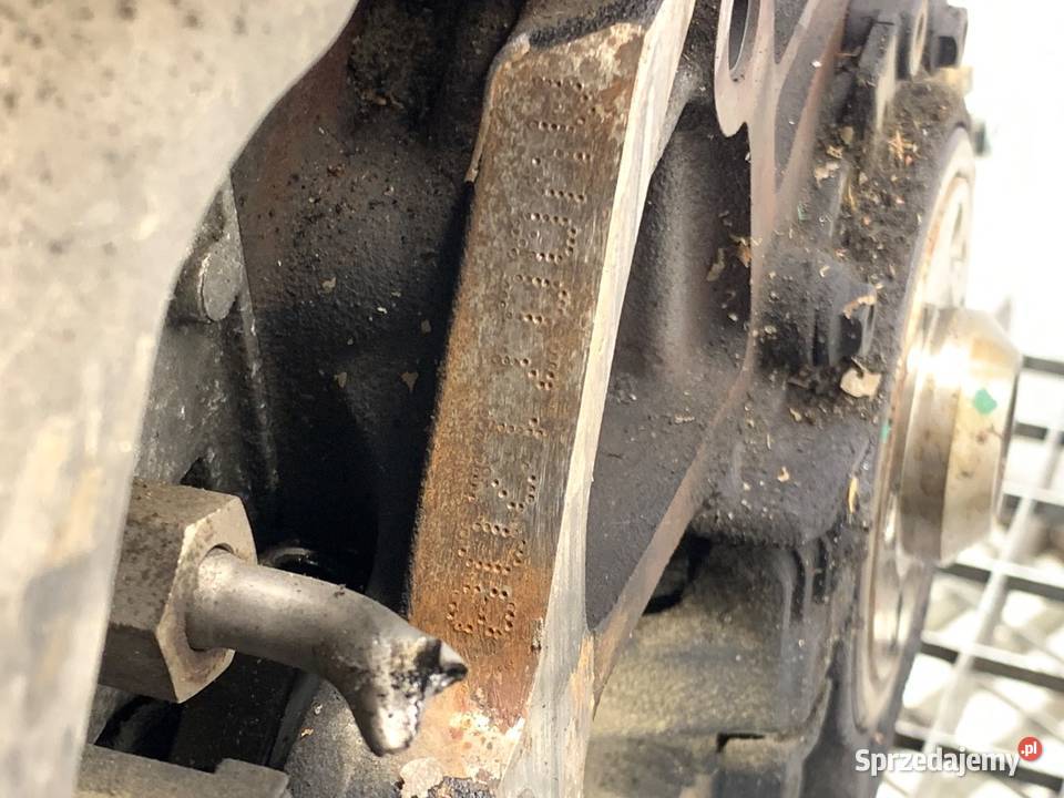 SILNIK VW 19 100 AVQ 0310 TOURAN